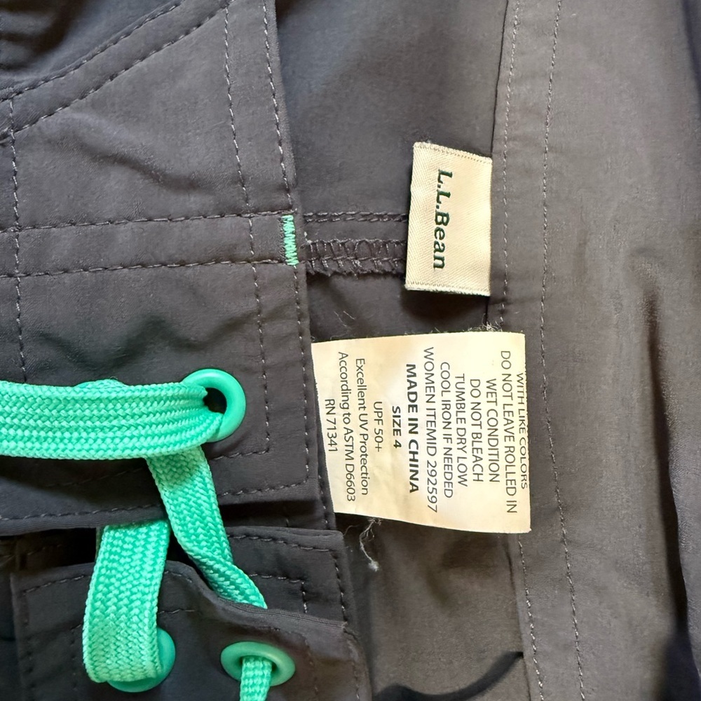 L.L. Bean Gray and Green Cargo Shorts Modern Fit - Picture 5 of 6